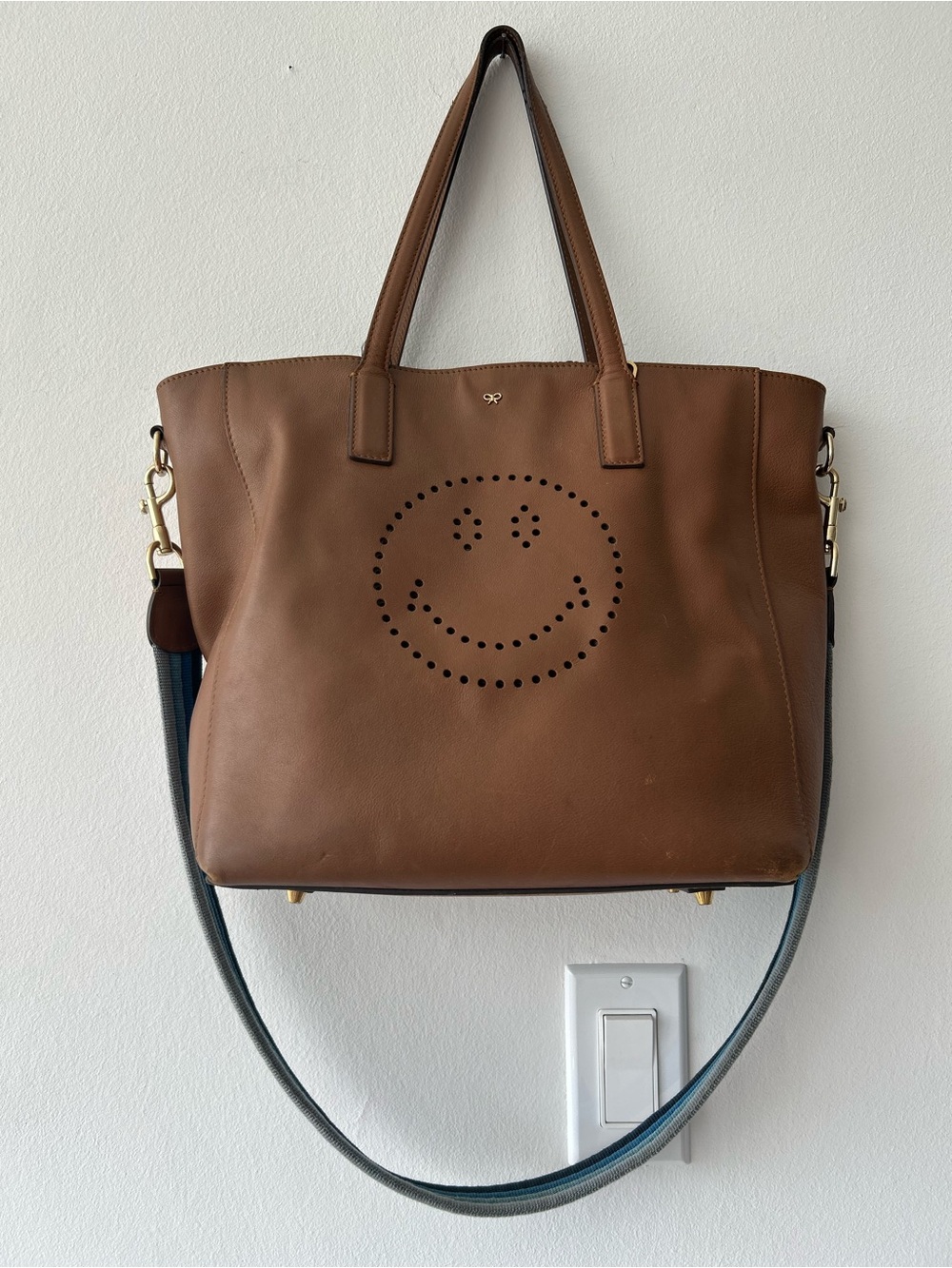 VGC Anya Hindmarch Camel Teather Ebury Smiley Tote w/ Blue Strap! - Picture 2 of 15